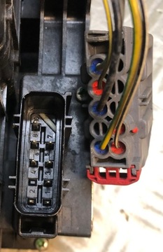 FORD FUSION I ZÁMEK PRAVÝ PŘEDNÍ 8 PIN