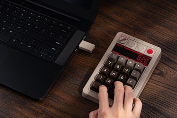 Numpad Mechaniczny z Kalkulatorem 8Bitdo Retro Mechanical Numpad C64