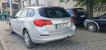 Opel Astra J Sports Tourer 1.7 CDTI ECOTEC 110KM 2012 OPEL ASTRA J 1.7 CDTI 110 KM, ładny, zadbany, zdjęcie 9