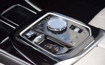 BMW Seria 7 G70 Sedan 3.0 40d 299KM 2023 BMW Seria 7 740d 300KM xDrive Individual Bowers Wilkins M Pakiet Salon PL, zdjęcie 19