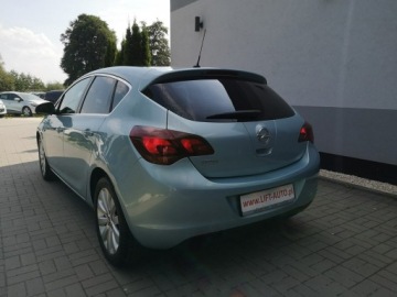 Opel Astra J Hatchback 5d 1.6 Twinport ECOTEC 115KM 2010 Opel Astra 1,6 16v Klimatronik Isofix Tempomat Alu, zdjęcie 7