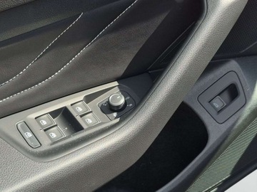 Volkswagen Arteon Fastback Facelifting 2.0 TSI 190KM 2023 Volkswagen Arteon R-line FULL LED Zadbany Fv23 podgrzewane tylne fotele, zdjęcie 19