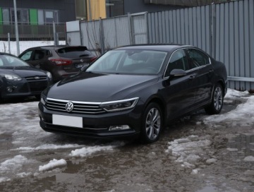 Volkswagen Passat B8 Limousine 2.0 TDI BlueMotion Technology 150KM 2017 VW Passat 2.0 TDI, Salon Polska, Serwis ASO, zdjęcie 1