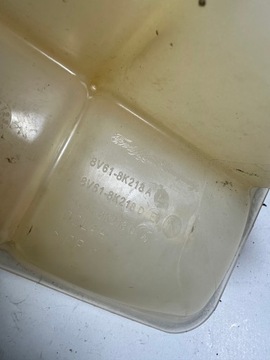 FOCUS MK3 C-MAX NÁDOBKA VYROVNÁVACÍ VODY 8V61-8K218A