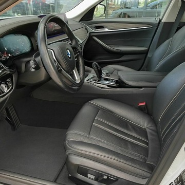 BMW Seria 5 G30-G31 Touring Facelifting 3.0 530d 286KM 2021 BMW 530 BMW 530d xdrive 286KM, zdjęcie 9