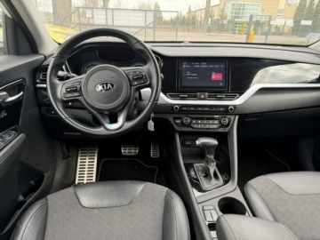 Kia Niro I 2018 Kia Niro 1.6 Hybryda 61 tys km Lekko uszkodzony, zdjęcie 13
