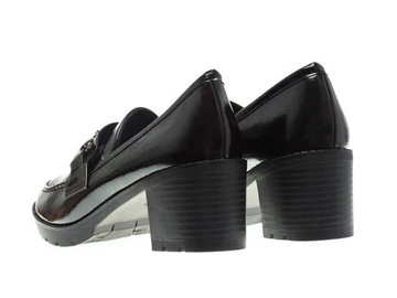 Туфли черные лаковые на черном каблуке, размер 39.