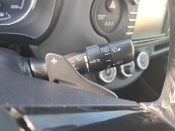 Toyota Yaris III Hatchback 5d Facelifting 2017 1.5 Dual VVT-iE 111KM 2018 Toyota Yaris 1.5 Premium CVT III (2011-2019) 1.5 P, zdjęcie 19