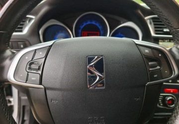 DS 4 I Hatchback Facelifting 2015 (Citroen) 1.2 PureTech 131KM 2015 Citroen DS4 Citroen DS4 1.2 PureTech Be Chic SampS 1.2 Benzyna 131KM, zdjęcie 16