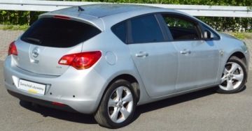 Opel Astra J GTC 1.7 CDTI ECOTEC 110KM 2013 OPEL ASTRA J 1.7 CDTI, zdjęcie 10