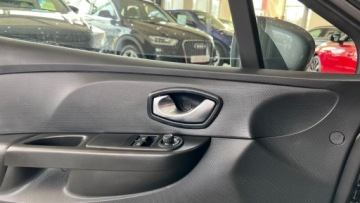 Renault Clio IV Grandtour  0.9 ENERGY Tce 90KM 2015 Renault Clio Renault Clio 0.9 TCe Nawigacja Benzyna 90KM, zdjęcie 22