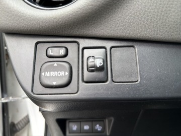 Toyota Yaris III Hatchback 5d Facelifting 2017 1.5 Dual VVT-iE 111KM 2019 Toyota Yaris 1,5-Dual-VVT-iE III (2011-2019) 1.5 P, zdjęcie 16