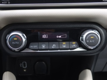 Nissan Micra V 1.0 IG-T 100KM 2019 Nissan Micra 1.0 IG-T, Salon Polska, Navi, Klima, zdjęcie 15