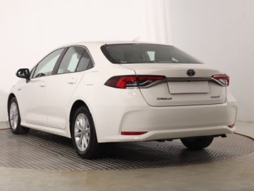 Toyota Corolla XII Sedan 1.8 Hybrid 122KM 2021 Toyota Corolla 1.8 Hybrid, Salon Polska, zdjęcie 3