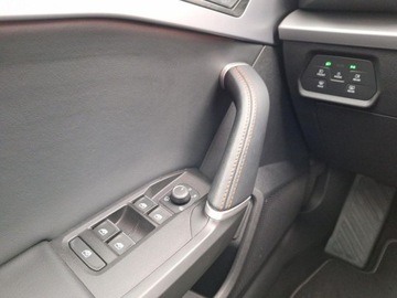 Seat Leon IV Hatchback Plug-In 1.4 e-HYBRID 204KM 2021 Seat Leon e-HYBRID 204KM FR Martwe pole Szyberdach Nawigacja ACC FV23, zdjęcie 15