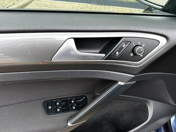 Volkswagen Golf VII Hatchback 3d 1.4 TSI BlueMotion Technology 125KM 2016 Volkswagen Golf Łopatki Grzane fotele Czujniki, zdjęcie 14