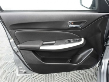 Suzuki Swift VI Hatchback Facelifting 1.2 DualJet SHVS 83KM 2022 Suzuki Swift WD2391R#1.2 Dualjet SHVS Premium, zdjęcie 8