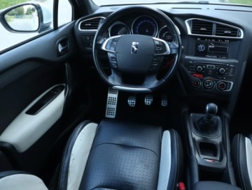 DS 4 I Hatchback (Citroen) 1.6 THP 200KM 2011 Citroen DS4 1.6 THP, Navi, Xenon, Klima, zdjęcie 6