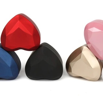 КОРОБКА ДЛЯ ОБРУЧАЛЬНОГО КОЛЬЦА КРАСНОЕ СЕРДЦЕ СО СВЕТОДИОДНОЙ ЛАМПОЙ