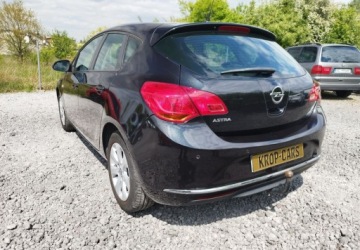 Opel Astra J GTC 1.4 100KM 2014 Opel Astra Opel Astra j 1.4 16v klima pds stan bdb gwarncja przebiegu 1.4, zdjęcie 3