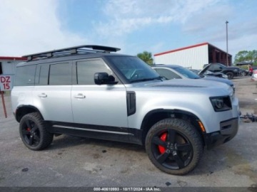 Land Rover Defender IV (L663) 2021 Land Rover Defender 110 x-dynamic hse, 2021r., 4x4, 3.0L 3.0 Benzyna 395KM, zdjęcie 4