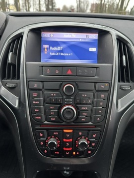 Opel Astra J Sports Tourer Facelifting 2.0 CDTI ECOTEC 165KM 2013 Opel Astra Sport Tourer 2.0 CDTI 165 KM 2013r. Xen, zdjęcie 34