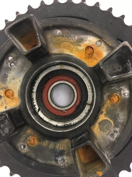 KAWASAKI Z1000 10-13 Держатель колеса + задняя звездочка