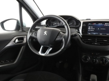 Peugeot 2008 I SUV Facelifting 1.2 PureTech 110KM 2018 Peugeot 2008 1.2 Benzyna Style Klimatyzacja, zdjęcie 15