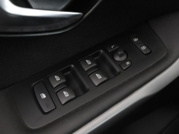 Volvo V40 II Hatchback Facelifting 2.0 D2 120KM 2017 Volvo V40 2.0D Klimatyzacja Tempomat Elektryka, zdjęcie 29