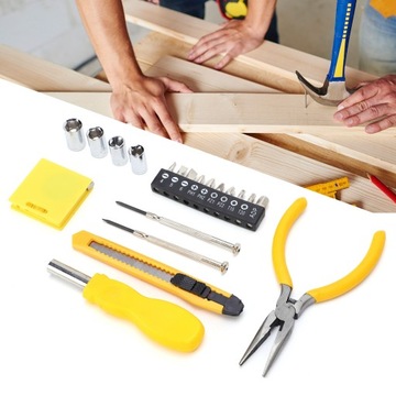 Набор ручных инструментов для домашнего использования.