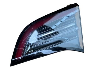Tesla 3 tylna prawa lampa wewnętrzna w klapę 1077402-00-B EUR