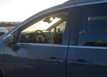 Chrysler Pacifica II 2022 Chrysler Pacifica 2022, 3.6L, TOURING L, po gradobiciu 3.6 Benzyna 287KM, zdjęcie 2