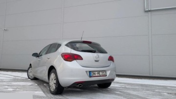 Opel Astra J Hatchback 5d 2.0 CDTI ECOTEC 160KM 2011 Opel Astra 2.0 CDTI DPF Innovation 160KM 2011r Dostawa pod dom!, zdjęcie 18