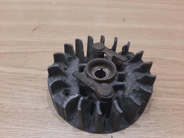 STIHL FS 200 AV МАГНИТНОЕ КОЛЕСО