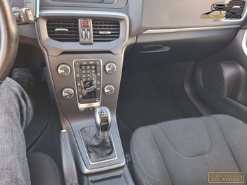 Volvo V40 II 2018 Volvo V40 2,0 benz 122KM klima elektryka grz.fot alu oplacony 2.0 Benzyna, zdjęcie 13