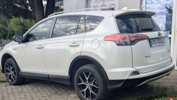 Toyota RAV4 IV MPV Facelifting 2.5 Hybrid 197KM 2016 Toyota RAV4 Toyota RAV IV hybryda z polskiego salonu 2.5 Hybryda Plug-in, zdjęcie 1