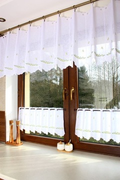 Льняная штора для кухни Белая Ревность Вышивка Цветы высота 35 см