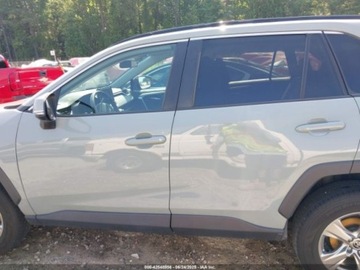 Toyota RAV4 V 2022 Toyota RAV4 XLE 2022 2.5l 2.5 Benzyna 203KM, zdjęcie 2