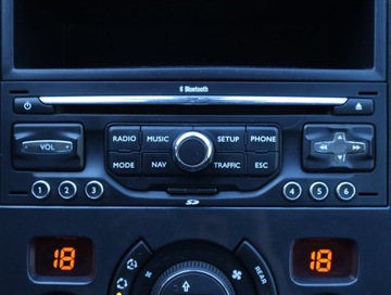 Peugeot 5008 I Minivan 2.0 HDi FAP 150KM 2011 Peugeot 5008 2.0 BlueHDi, 7 miejsc, Navi, Klima, zdjęcie 17