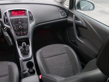 Opel Astra J GTC 1.4 Turbo ECOTEC 140KM 2014 Opel Astra 1.4 T LPG, Salon Polska, 1. Właściciel, zdjęcie 7