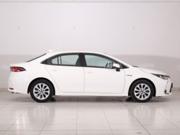 Toyota Corolla XII Sedan 1.8 Hybrid 122KM 2021 Toyota Corolla 1.8 Hybrid, Salon Polska, zdjęcie 5