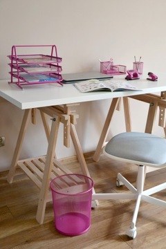 КРУЖКА ДЛЯ РУЧОК, металлическая настольная подставка, КВАДРАТНАЯ СЕТКА, РОЗОВАЯ