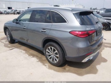 Mercedes GLC C254/X254 2023 Mercedes-Benz GLC 300 4Matic 2023 2.0 Benzyna 255KM, zdjęcie 2