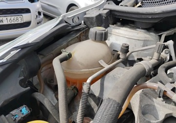 Renault Clio IV Hatchback 5d ENERGY dCi 90KM 2015 Renault Clio 2015r SALONOWY. 1.5 DCI. Uszkodzony tyl. Jezdzi. 1.5 Diesel, zdjęcie 19