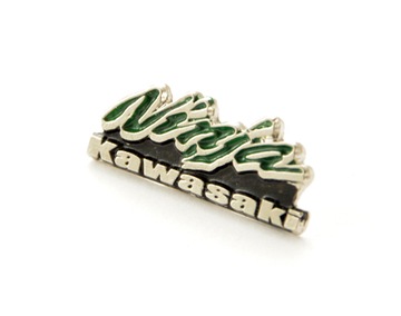 ZNACZEK METALOWY ODZNAKA PRZYPINKA KAWASAKI NINJA