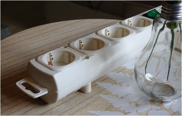 Удлинитель с ПЛОСКОЙ вилкой POWER STRIP 4 Schuko SOCKETS БЕЛЫЙ 2м