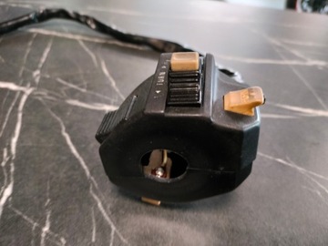 Suzuki DR 750 BIG выключатель света