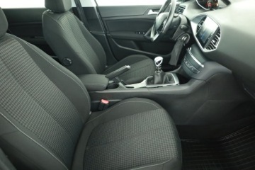 Peugeot 308 II SW Facelifting 1.5 BlueHDI 130KM 2019 Peugeot 308 1.5 BlueHDi, Salon Polska, Serwis ASO, zdjęcie 6