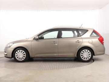 Kia Ceed I SW 1.6 CRDi 115KM 2009 Kia Ceed 1.6 CRDi, HAK, Klima, El. szyby, zdjęcie 2