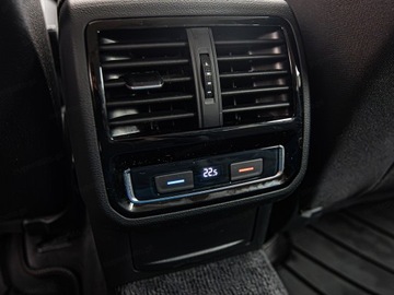 Volkswagen Passat B8 Variant 2.0 TDI BlueMotion SCR 150KM 2019 VOLKSWAGEN Passat 2.0 TDI Comfortline Combi 150KM 2019, zdjęcie 22